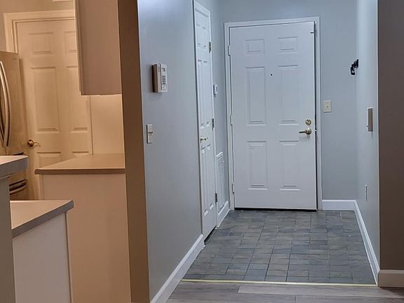 4th image of 2630 Netherland Dr APT 309
