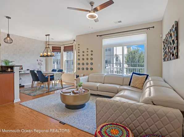 7 Iris Lane #504, Garfield, NJ 07026