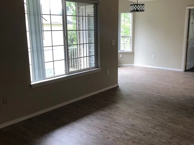 187 N Avenger Ln — Photo 2