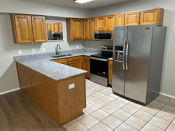 3rd image of 889 N Daisy Ln #889