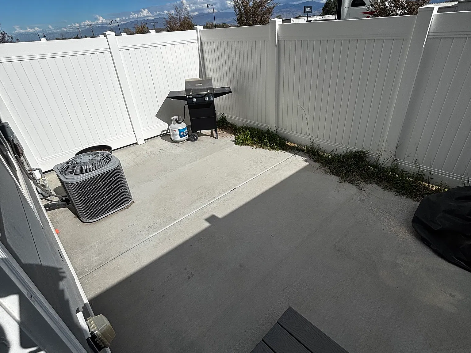 3 bed, 1365 sqft, $2,100 — Photo 4