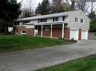 3045 Silverview Dr, Stow, OH 44224