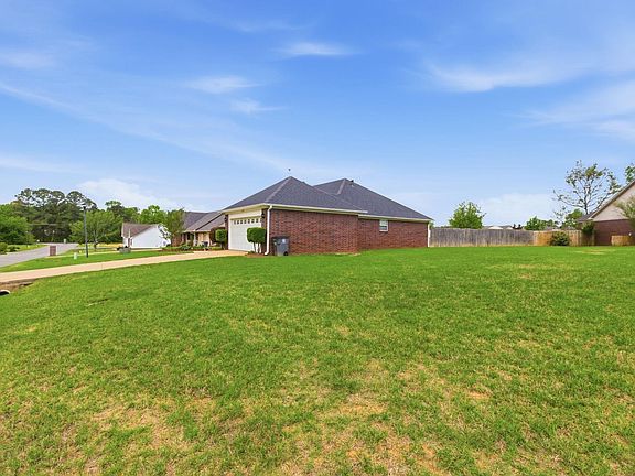 5th image of 2106 Duane Dr