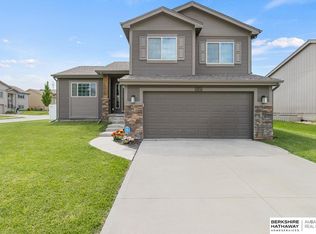 8216 S 190th Ave, Omaha, NE 68136