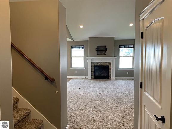 3rd image of 1430 Saffron Cir