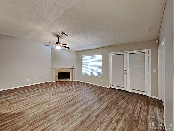 5th image of 440 Wickenburg St