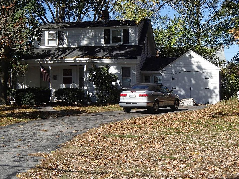 214 Mapleton St Cranston, RI, 02910 Apartments for Rent Zillow