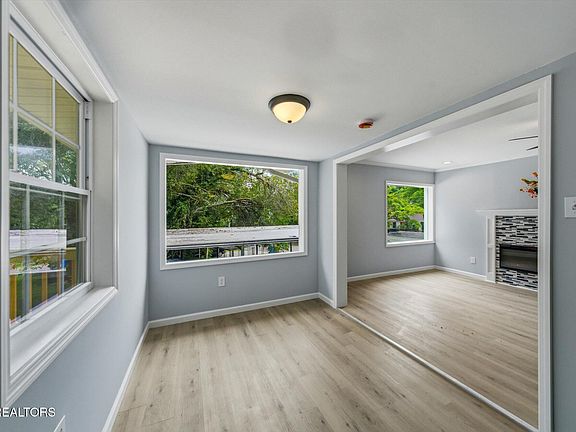 5th image of 100 Delaware Ave