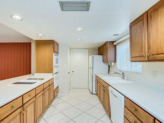3rd image of 1915 S El Marino Cir