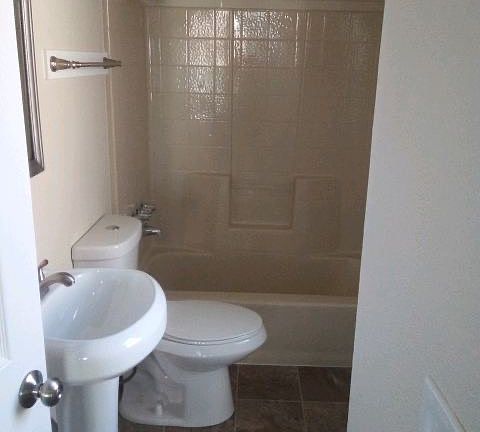 4th image of 1831 Summit Dr