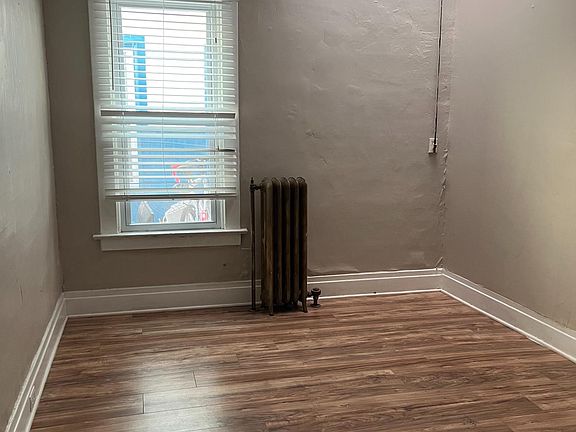 5th image of 640 Parkside Ave