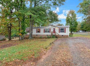 11 Cross Lake Ln, Greer, SC 29651