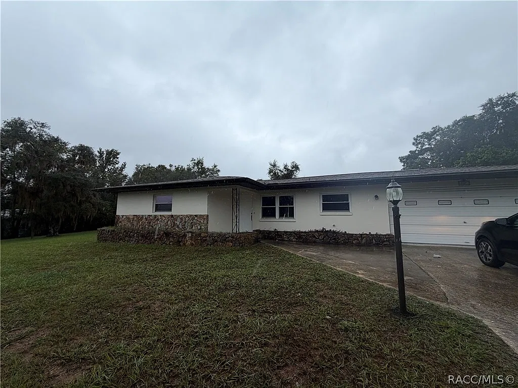 3 bed, 2.0 bath, 1000 sqft, $1,457 — Photo 1