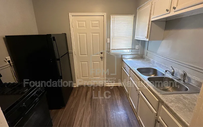 1 bed, 1.0 bath, 576 sqft, $825 — Photo 3