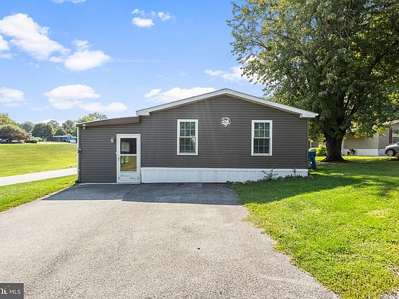 4th image of 612 Parkwood Dr
