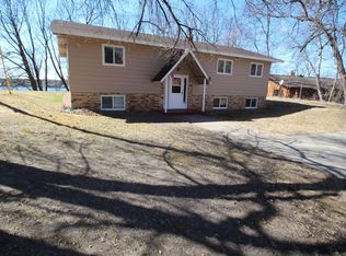 1606 E Lake Geneva Rd NE, Alexandria, MN 56308