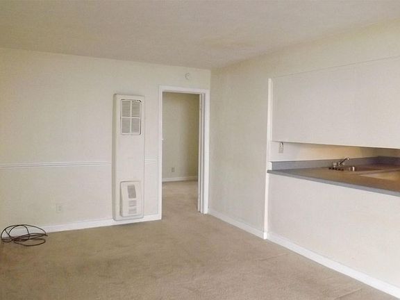 4th image of 2065 E Ocean View Ave APT 4