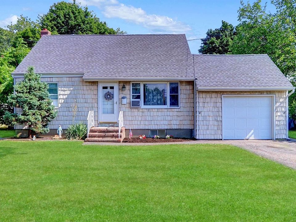 1st image of 372 Arcadia Drive