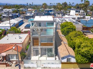 1305 Cabrillo Ave, Venice, CA 90291