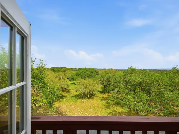 148 N Stallion Estates Dr, Spring Branch, TX 78070