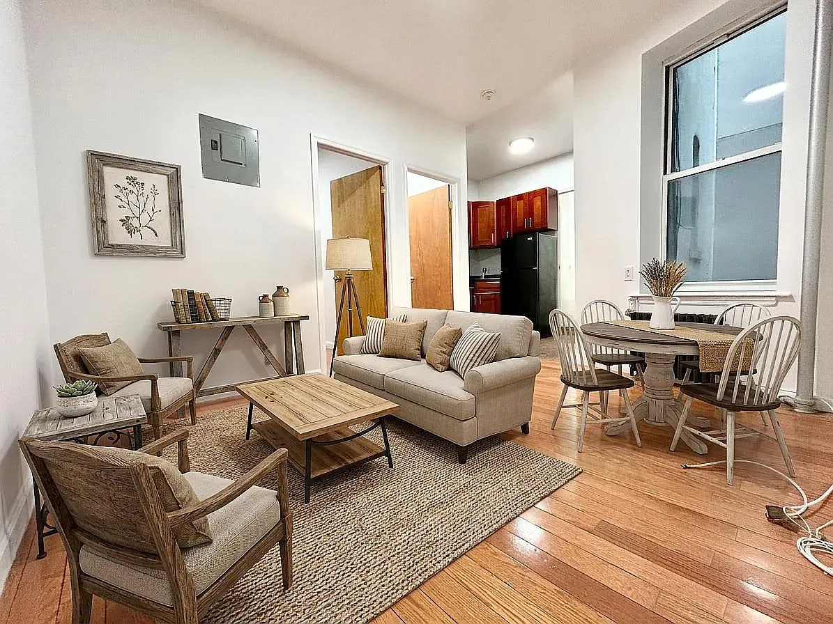 41 East Seventh Street — Photo 1