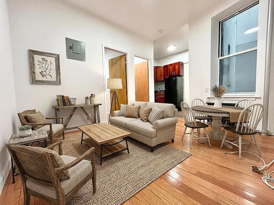 41 E 7th St #31