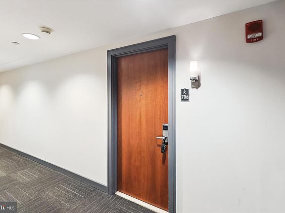 3rd image of 1150 K St NW APT 706