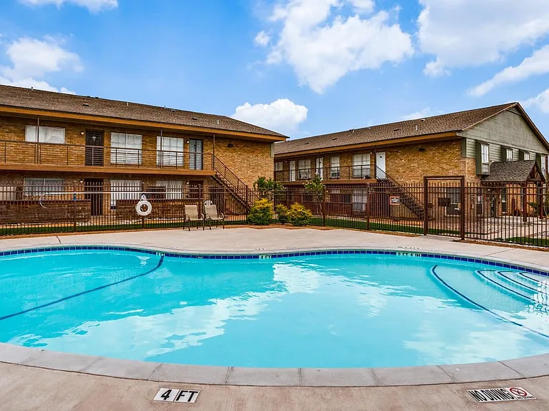 Stoneridge Apartments — Photo 10