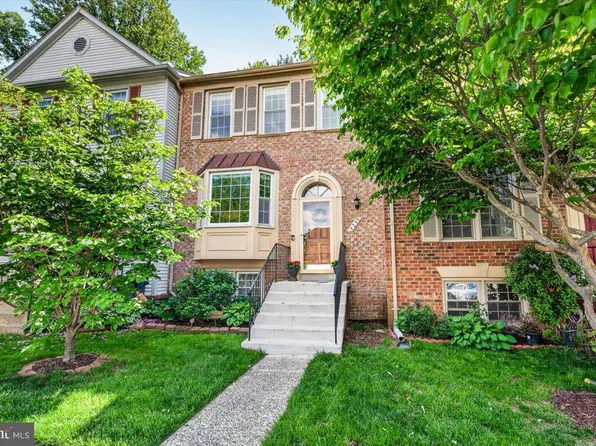 4239 Sleepy Lake Dr, Fairfax, VA 22033