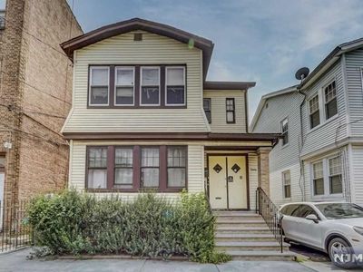 80 Boylan St, Newark, NJ, 07106