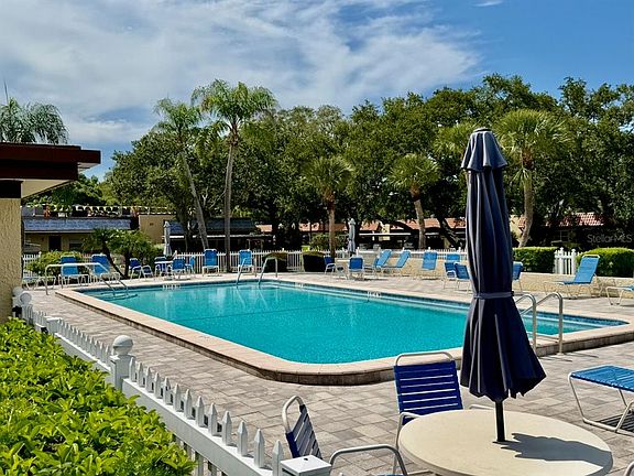 4th image of 1701 PINEHURST ROAD #2F