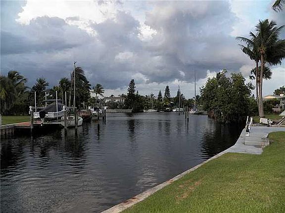 4th image of 1743 SW Boatswain Pl #1743