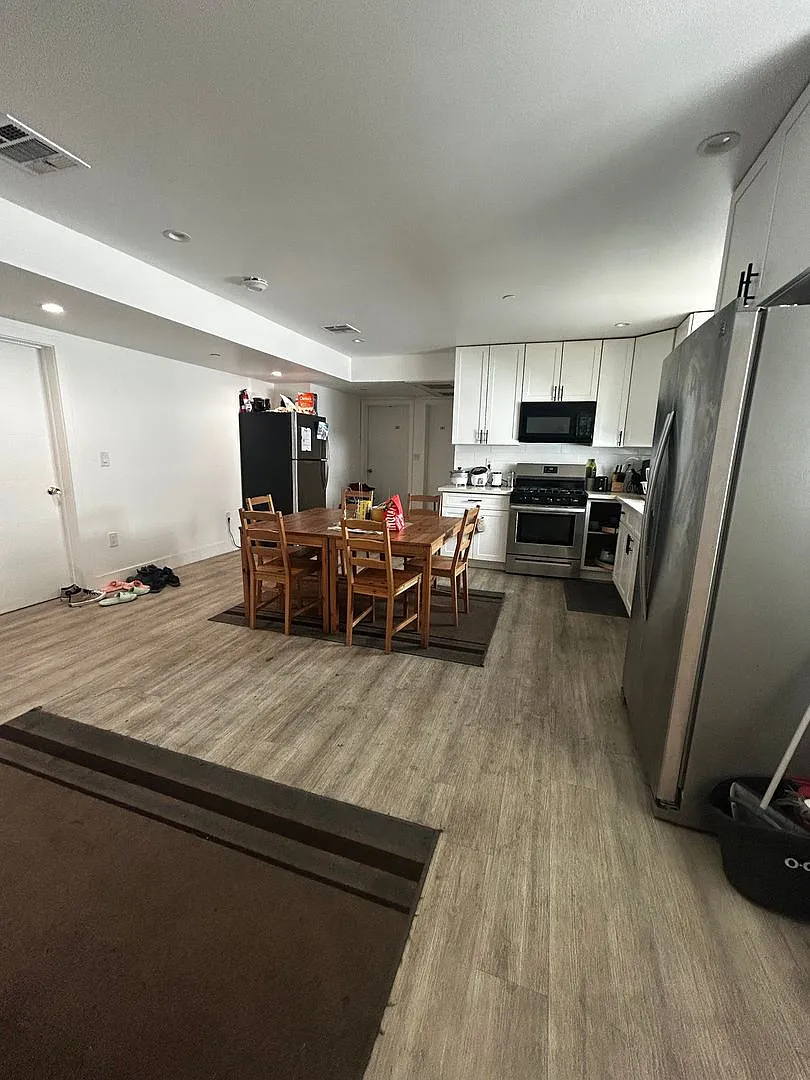 Convenient, Affordable Co-Living near USC — Photo 1
