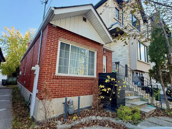 13 Lanark Ave, Toronto, ON M6C 2B2