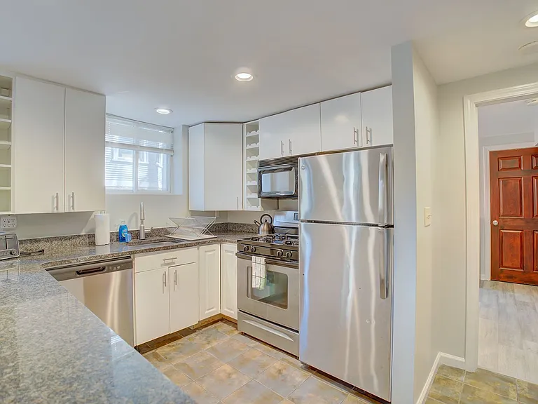 317 Willow St — Photo 4
