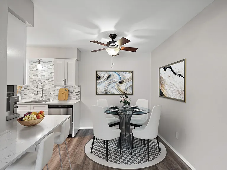 Hines Park Place Apartments — Photo 7