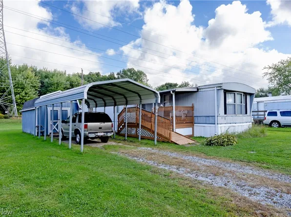 19 Silver Pond Dr, Apple Creek, OH 44606