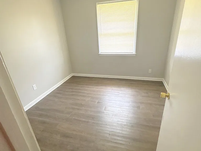 3120 Beauchamp Dr — Photo 3