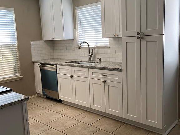 3rd image of 6713 Windwillow Dr