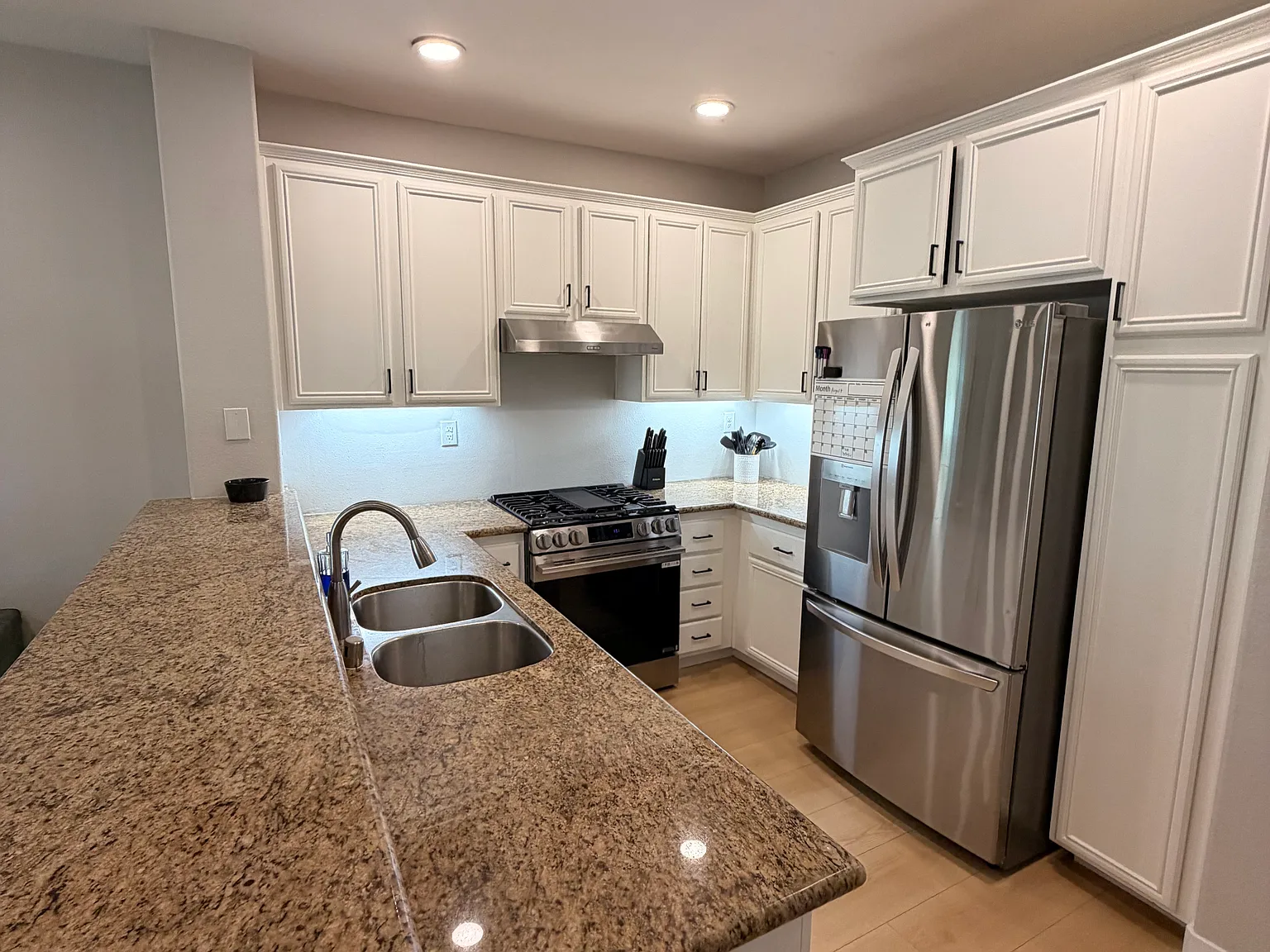 3 bed, 2.5 bath, 1527 sqft, $950 — Photo 2