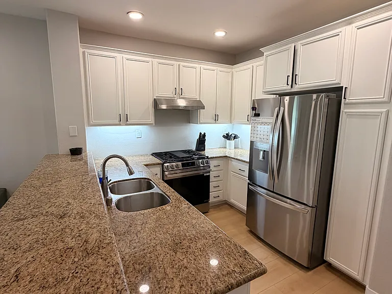 1800 E Lakeshore Dr #1008 — Photo 2