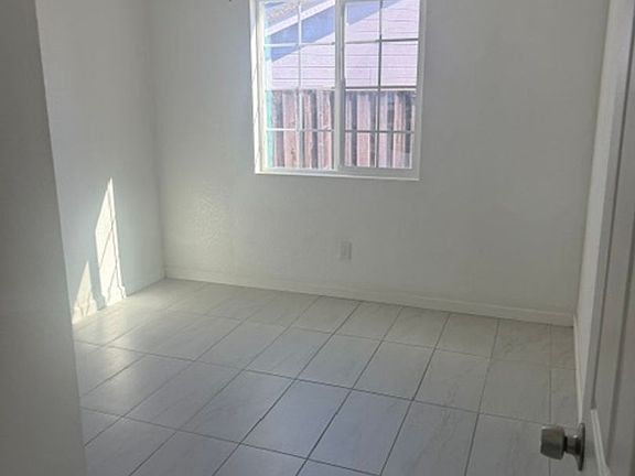 4th image of 1001 Highpoint Ct #1