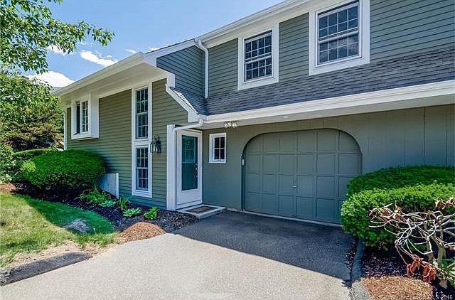 Exterior Front Entry