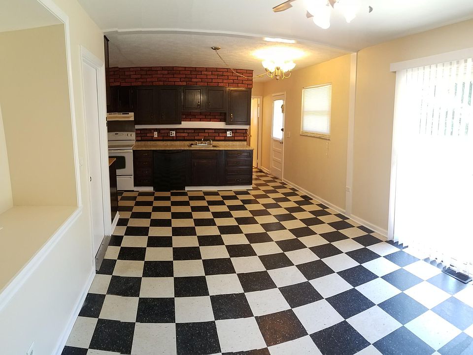 2nd image of 11731 Hollingsworth Way