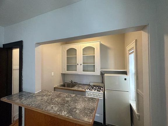 4th image of 21 W 14th St #17ky0advb