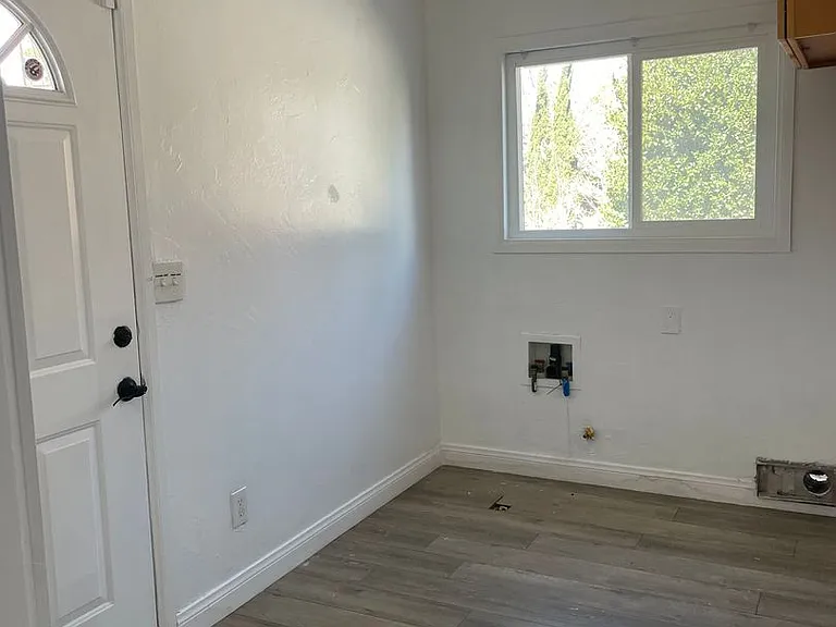 29392 Lake View Dr — Photo 36