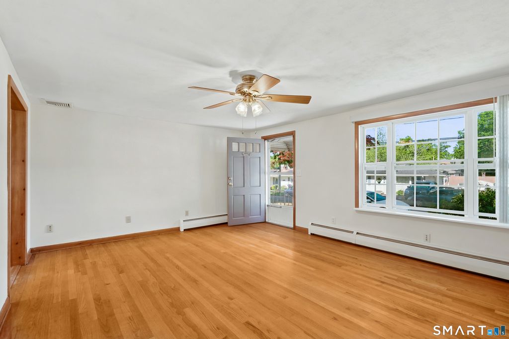 37 Roosevelt Avenue, West Haven, CT - More