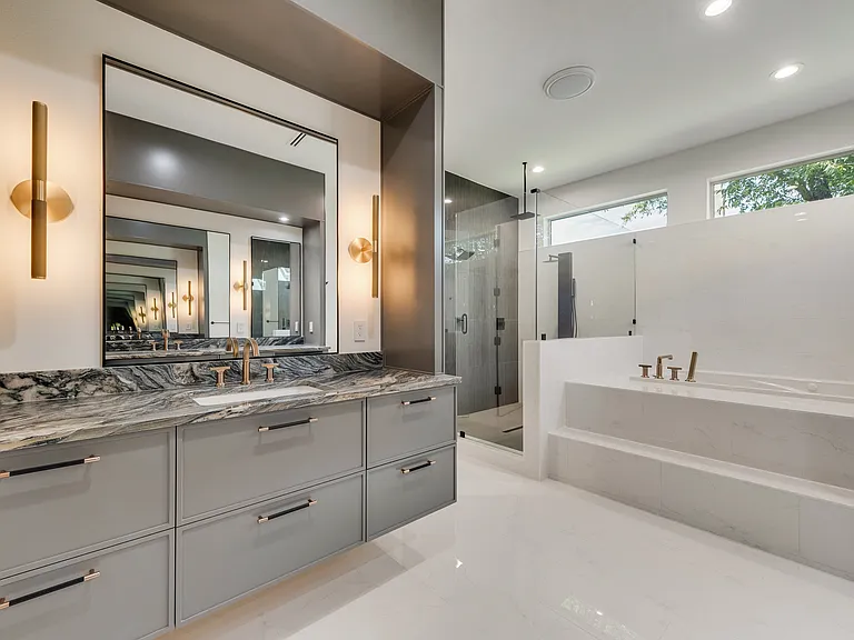 6411 Royal Ln — Photo 16