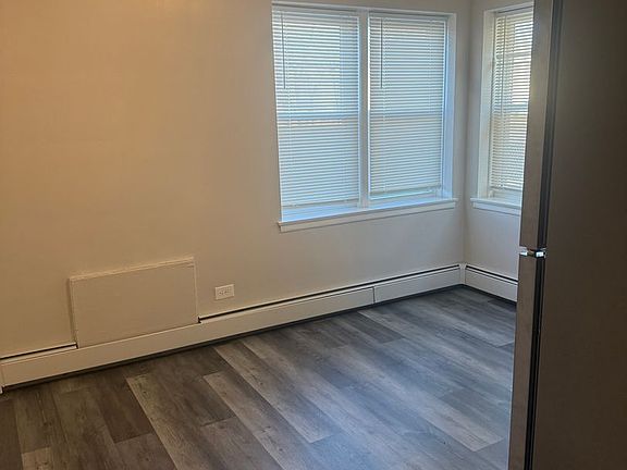 2nd image of 315 Bluff Ave APT 1E