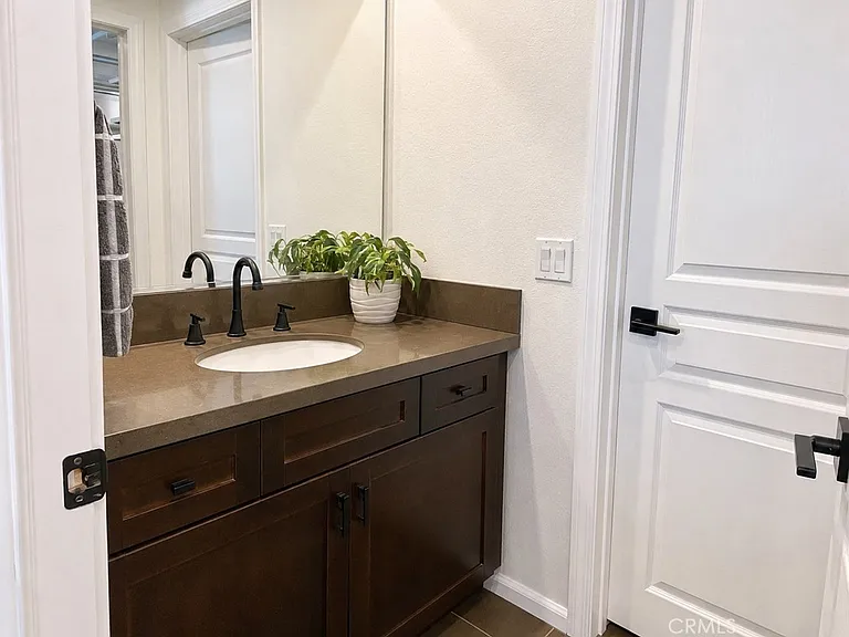 7320 Hawthorn Ave #318 — Photo 12